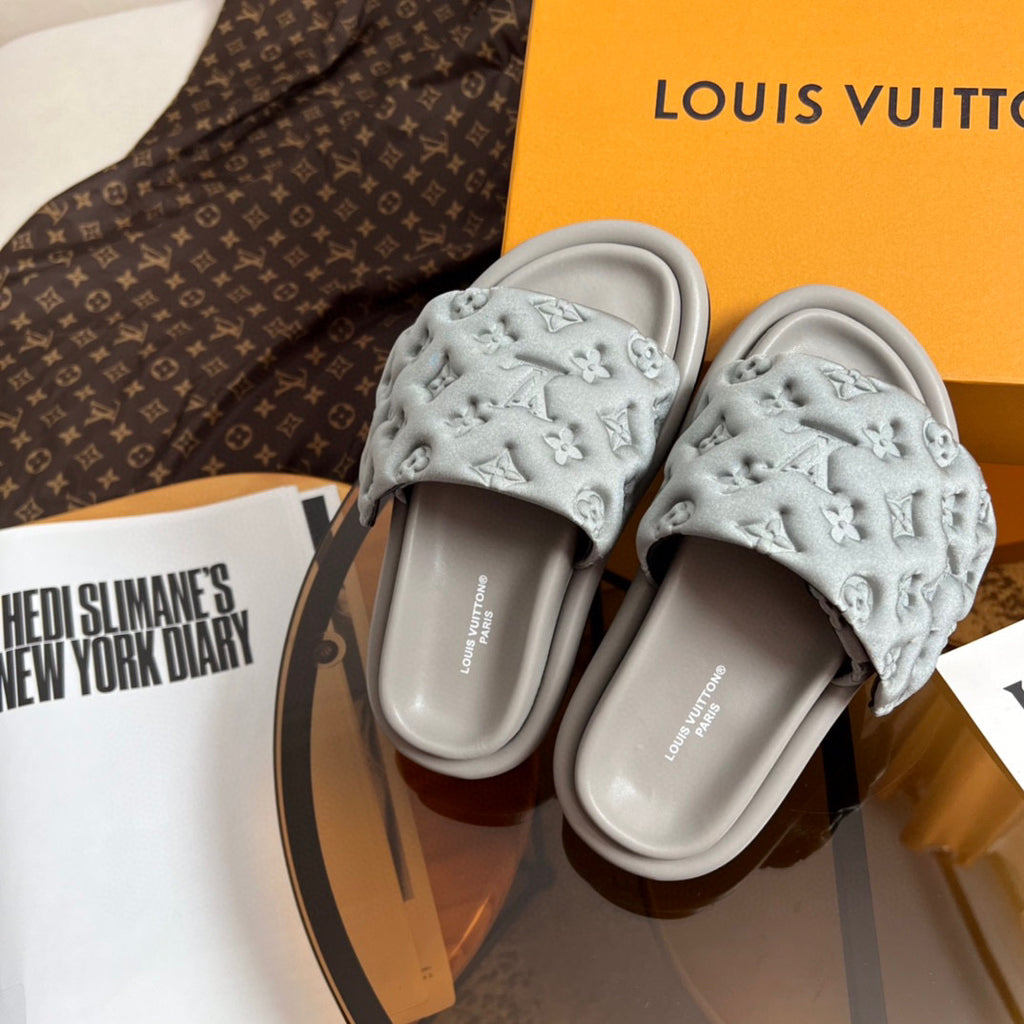 Louis Vuitton MONOGRAM 2022 SS Pool Pillow Comfort Mules (1AA1DQ, 1AA1E8,  1AA1EH)