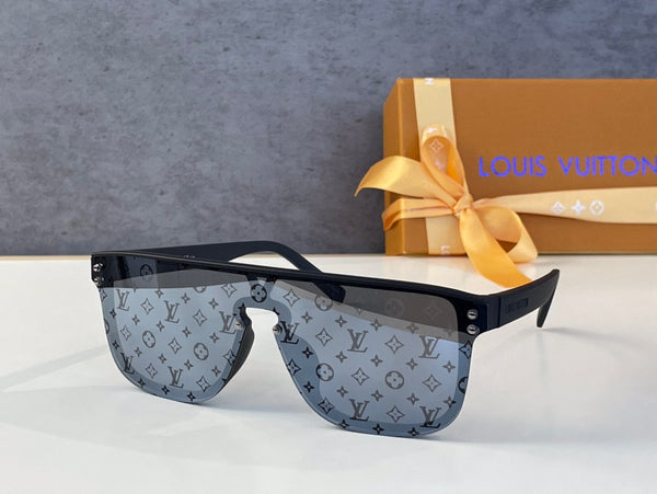 Louis Vuitton LV Waimea Square Sunglasses Yellow Plastic. Size W